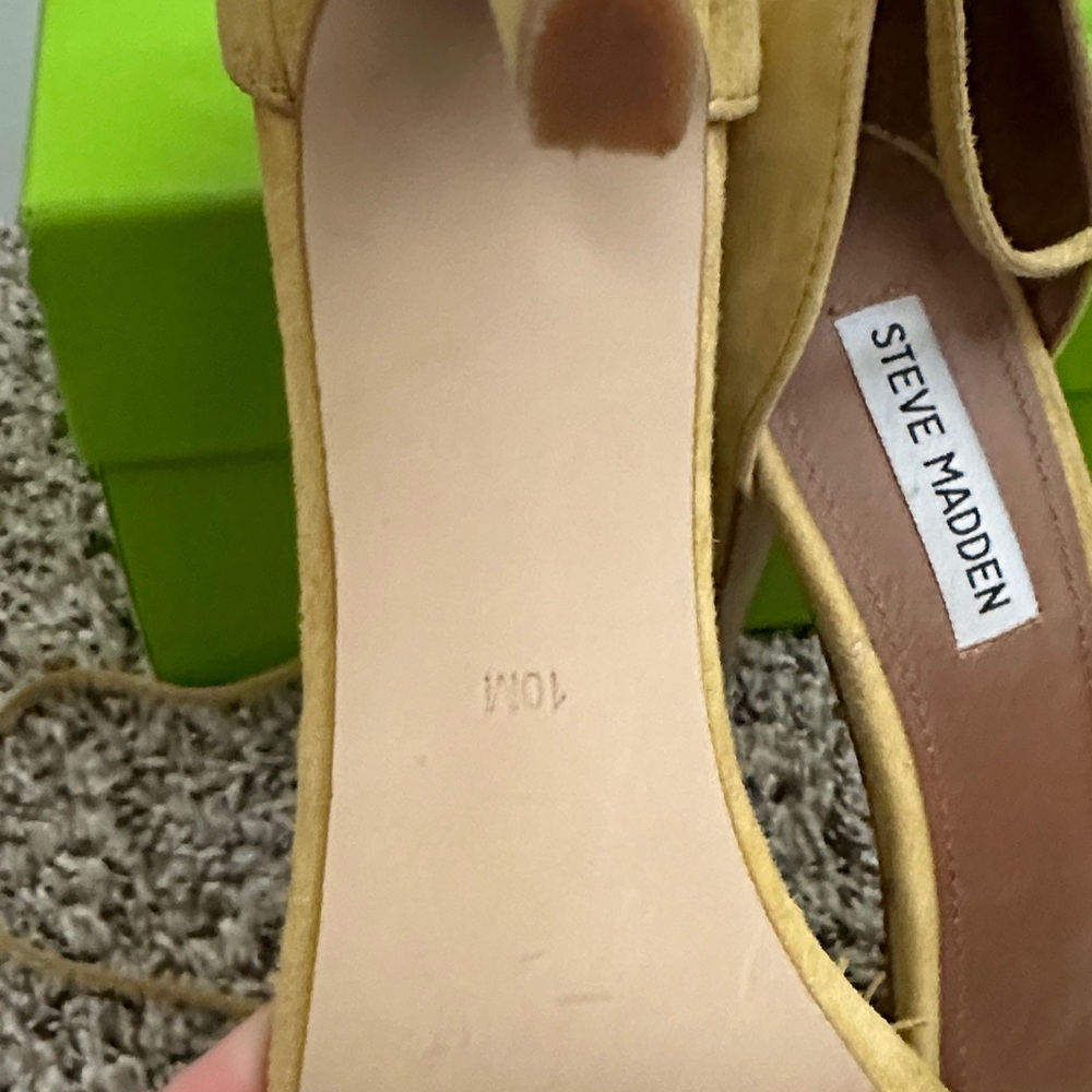 Steve Madden Mustard Fringe Heels - Picture 3 of 5